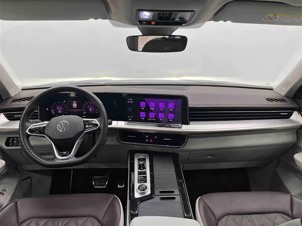 Volkswagen Tavendor 2023 380TSI R-Line