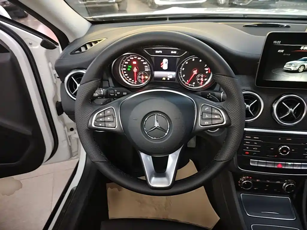 Mercedes-Benz GLA — миниатюра 11