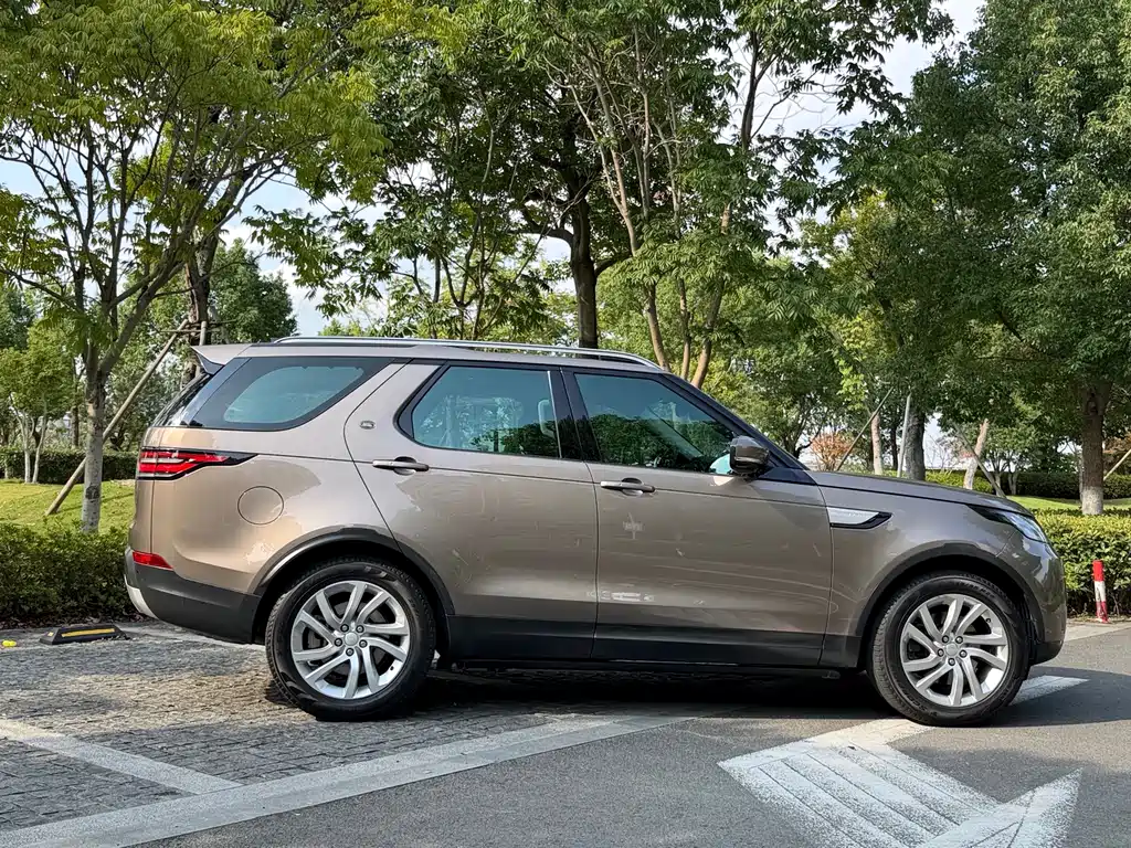 Land Rover Discovery — миниатюра 3