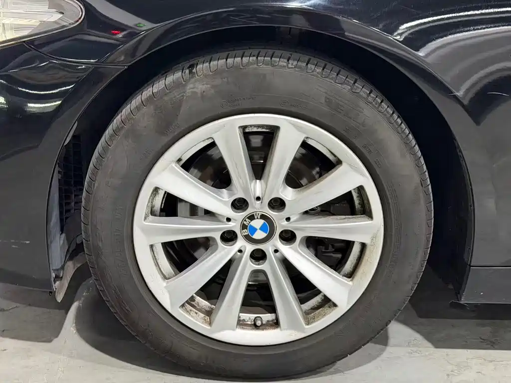 BMW 5 Series (Import) — миниатюра 4