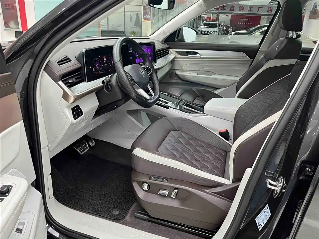 Volkswagen Tavendor 2023 380TSI R-Line
