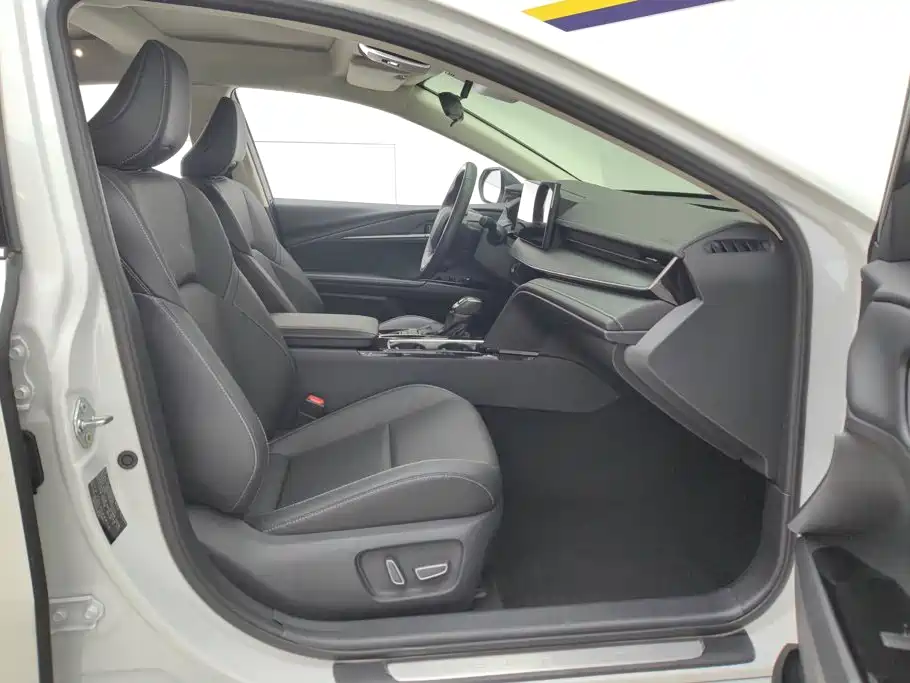 Toyota Camry — миниатюра 8