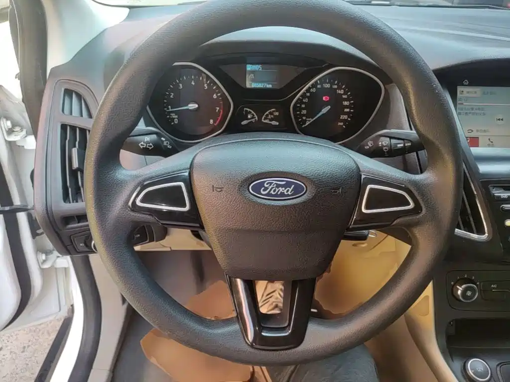Ford Focus — миниатюра 11