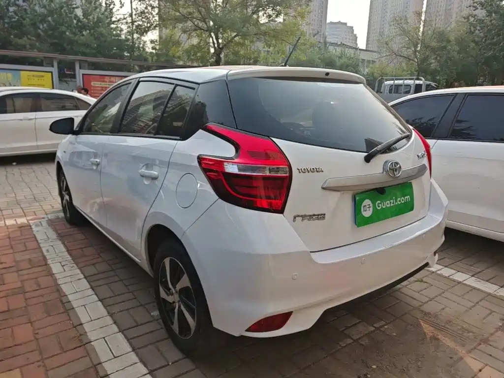 Toyota Yaris L — миниатюра 5