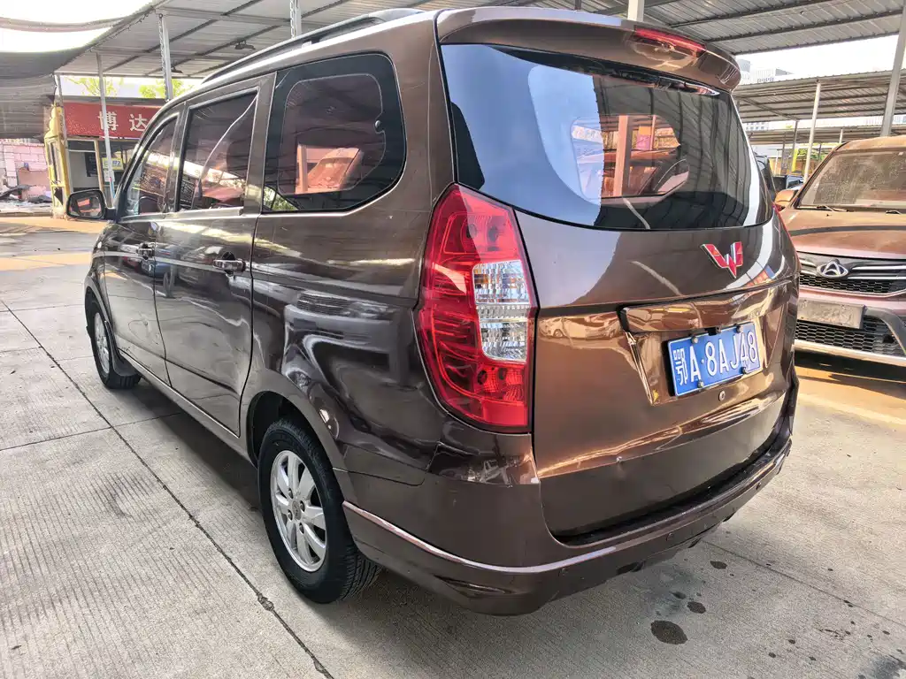 Wuling Hongguang — миниатюра 5