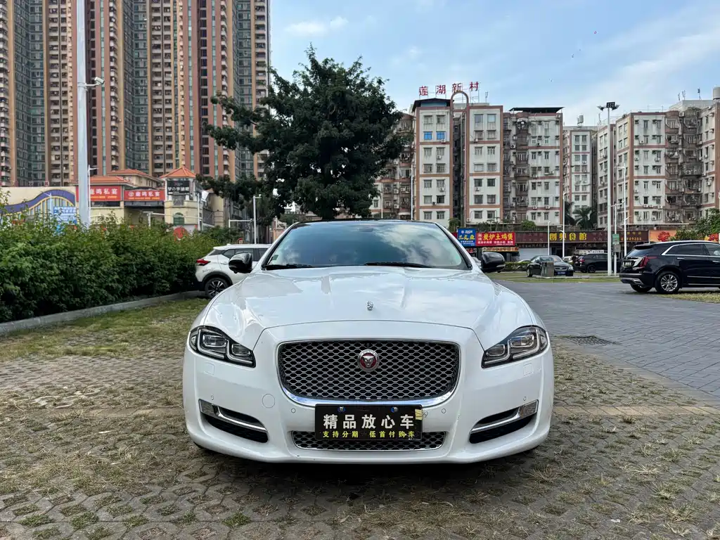 Jaguar XJ — миниатюра 2