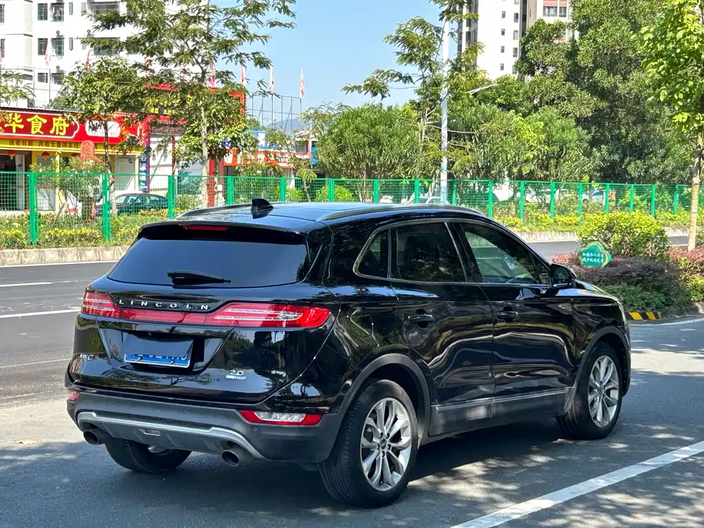Lincoln MKC — миниатюра 10