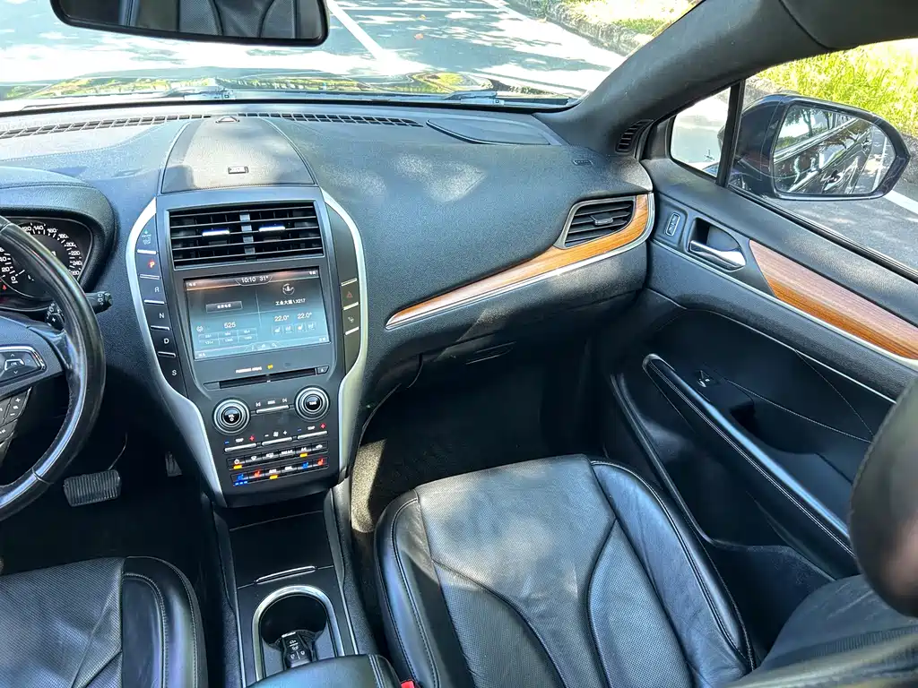 Lincoln MKC — миниатюра 7