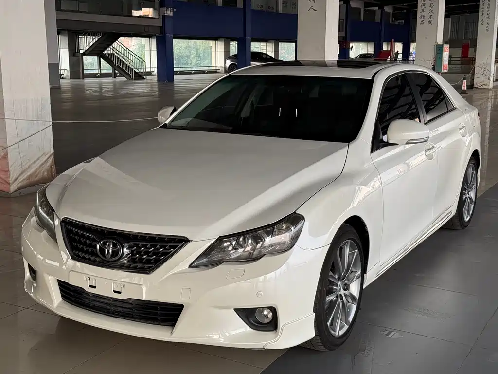 Toyota Reiz 2013