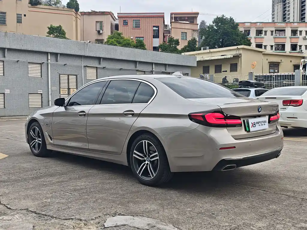 BMW 5 Series New Energy — миниатюра 18