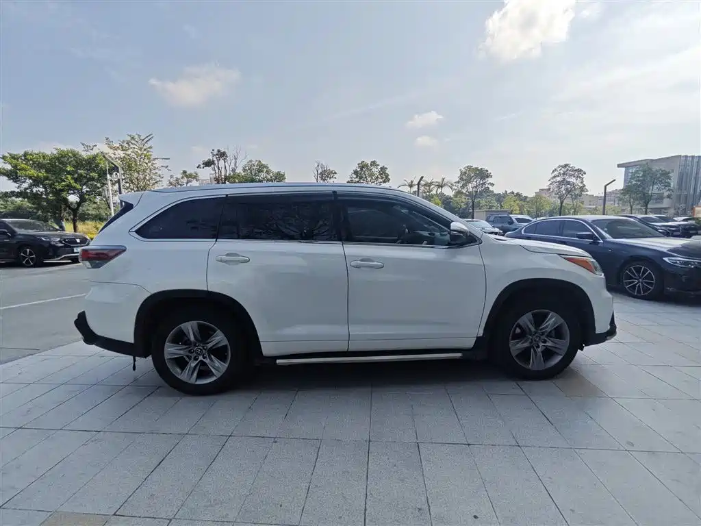 Toyota Highlander — миниатюра 7