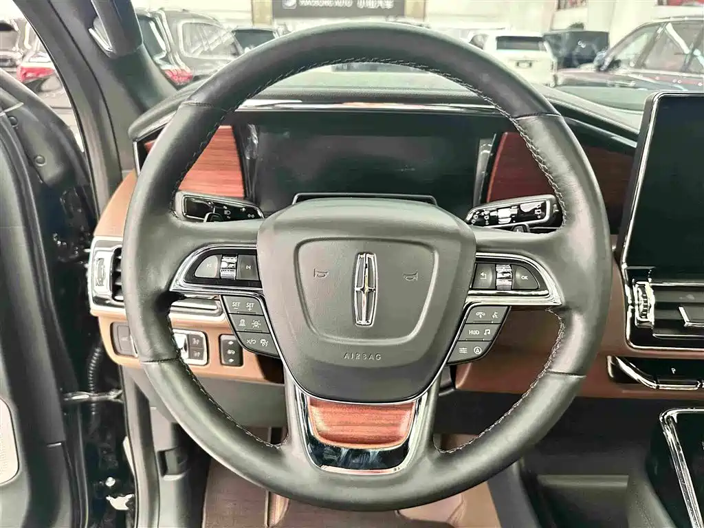 Lincoln Navigator — миниатюра 7