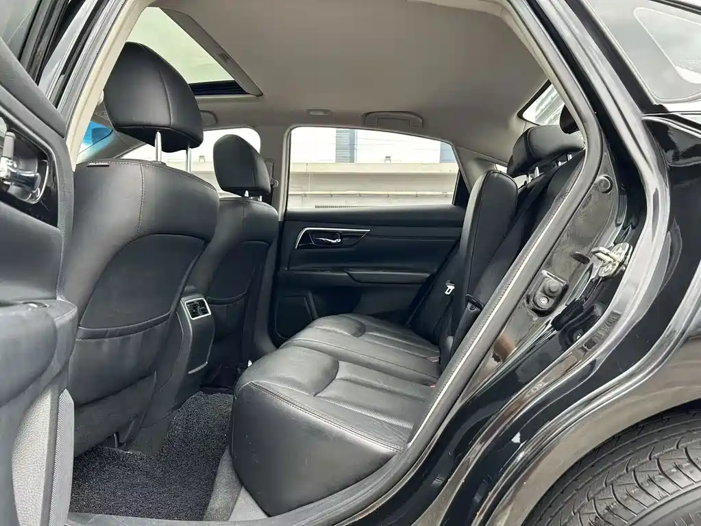 Nissan Teana — миниатюра 6