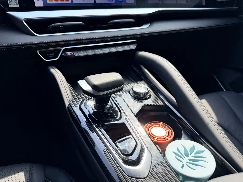 Geely Xingyue L — миниатюра 12