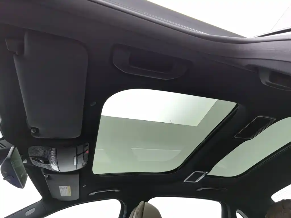 Mercedes-Benz E-Class — миниатюра 14