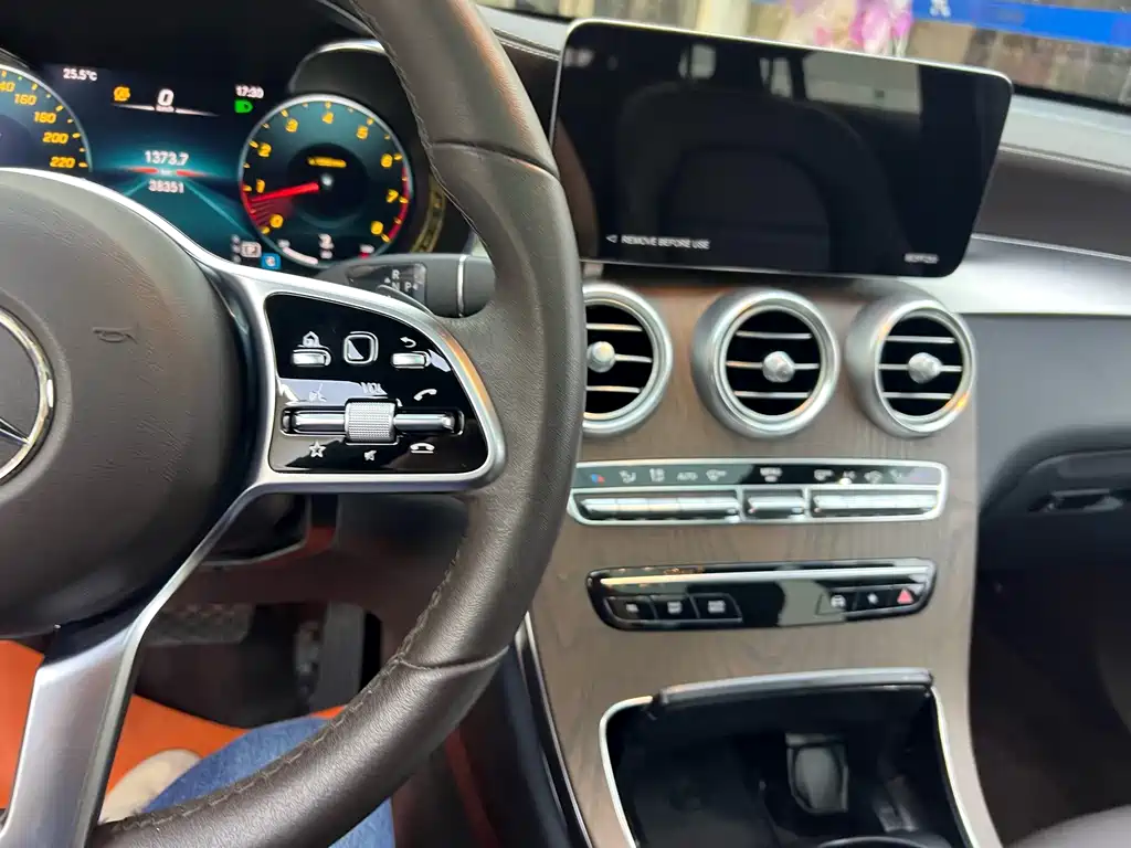 Mercedes-Benz GLC — миниатюра 13