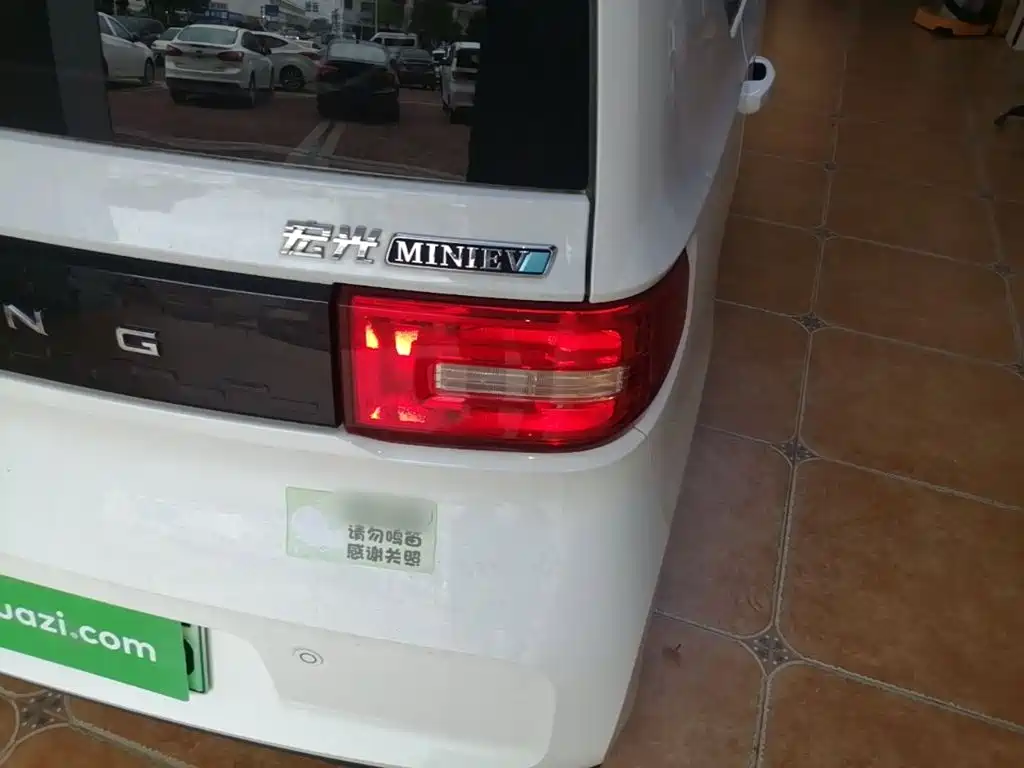 Wuling MINIEV — миниатюра 8