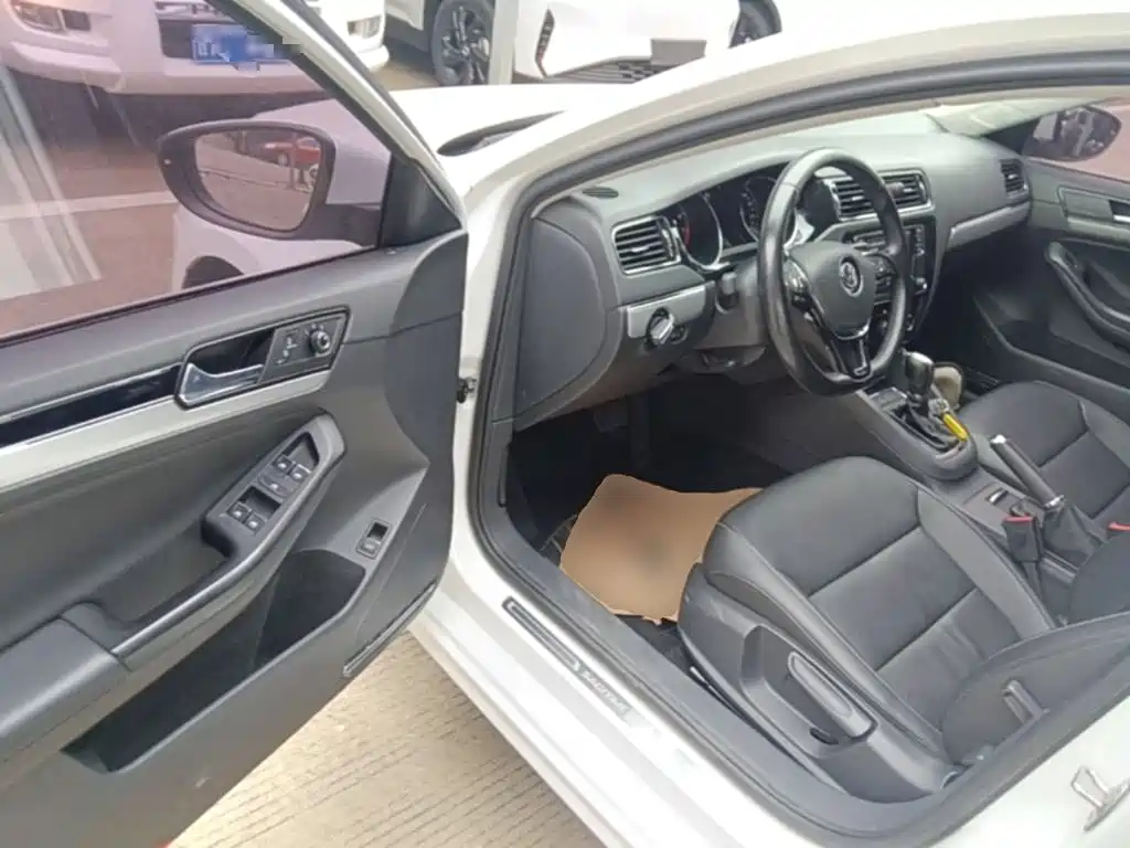 Volkswagen Sagitar — миниатюра 16