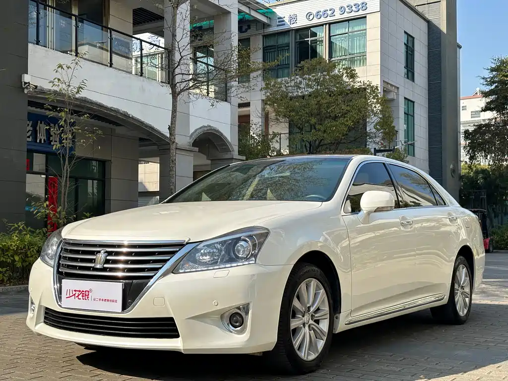 Купить Toyota Crown