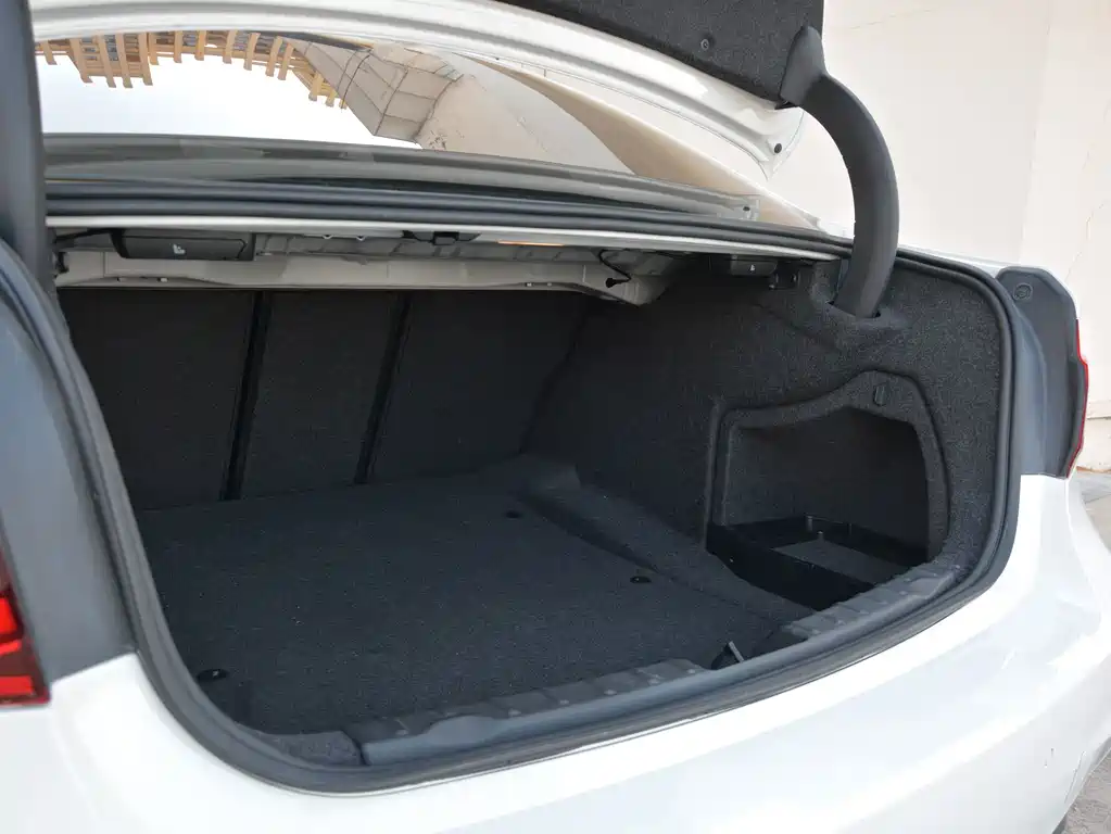 BMW 3 Series — миниатюра 14