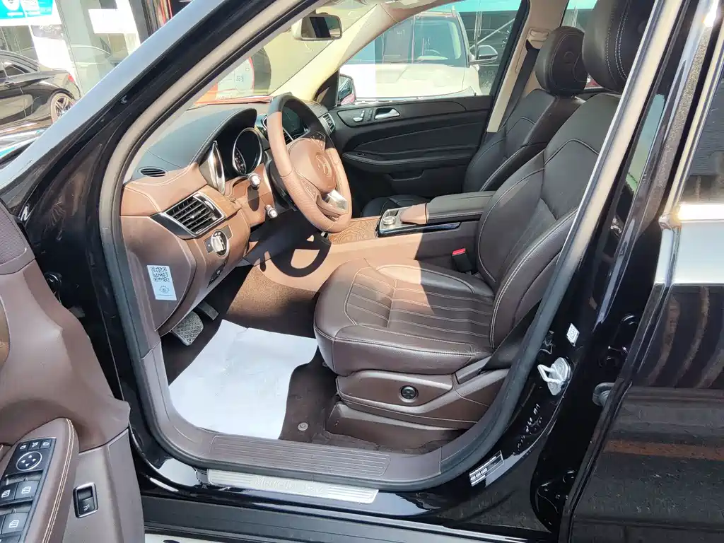 Mercedes-Benz GLE (Import) — миниатюра 6