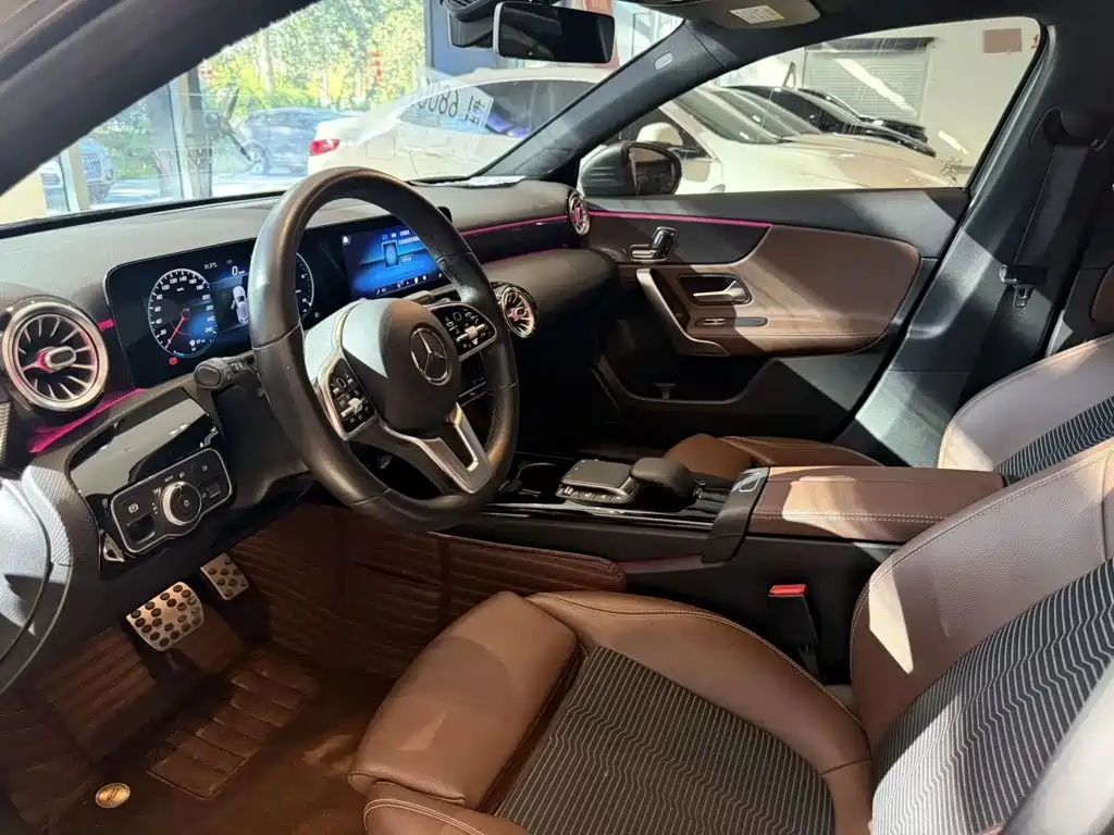 Mercedes-Benz A-Class (Import) — миниатюра 4