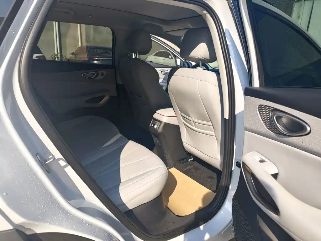 BYD Sealion 05 EV — миниатюра 6