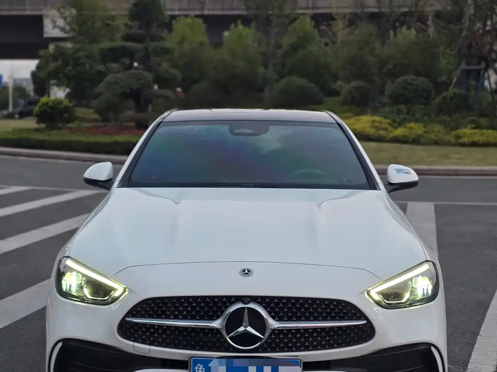 Mercedes-Benz C-Class — миниатюра 2