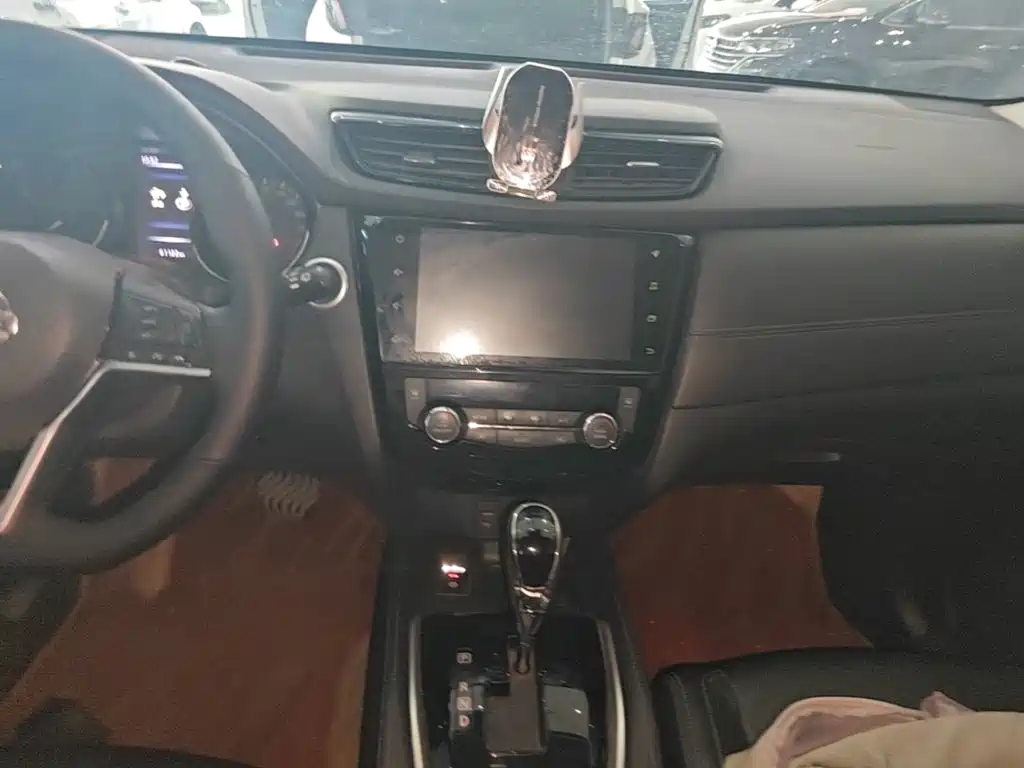 Nissan X-Trail — миниатюра 13