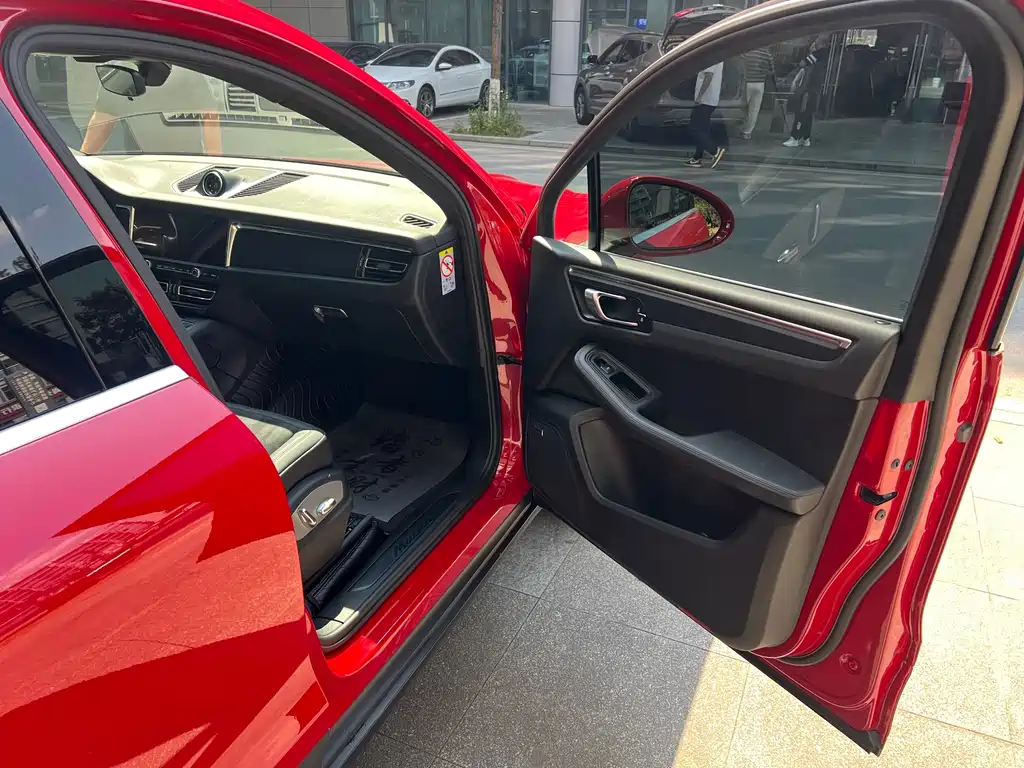 Porsche Macan — миниатюра 27