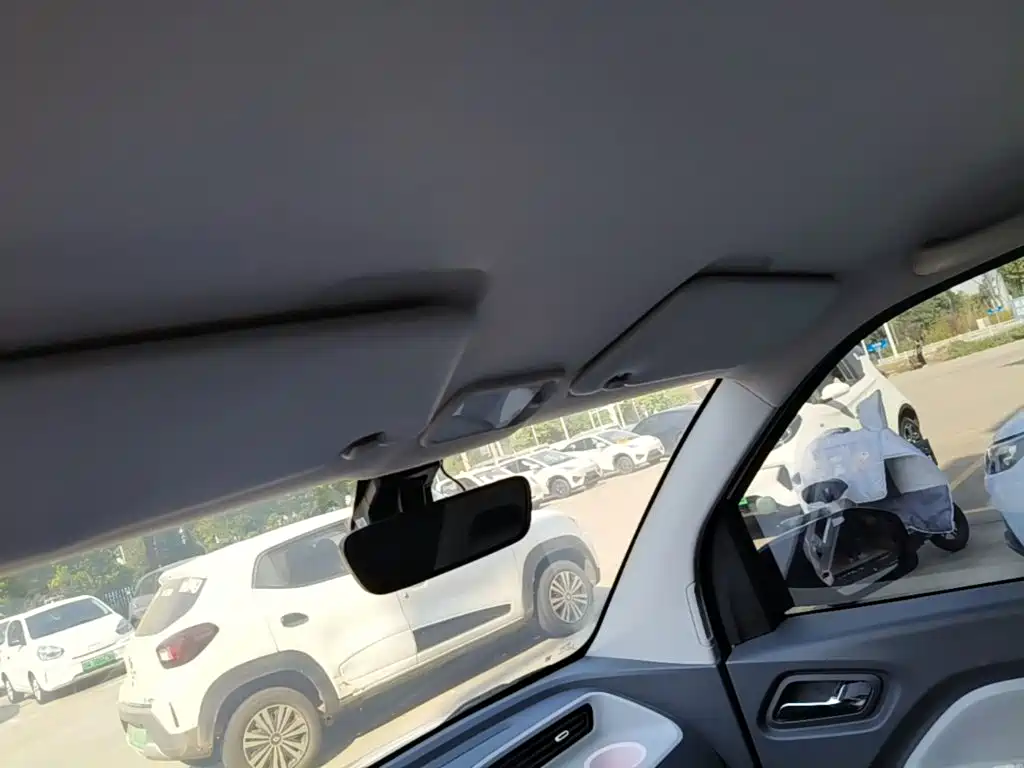 Wuling MINIEV — миниатюра 18