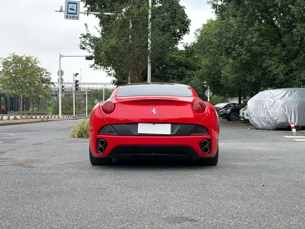 Ferrari California T — миниатюра 8