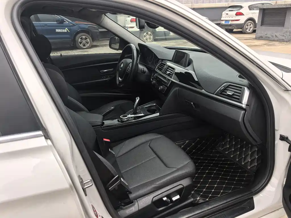 BMW 3 Series — миниатюра 10