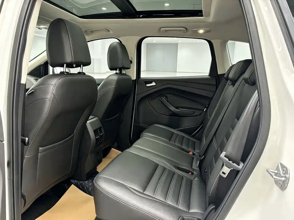 Ford Kuga — миниатюра 5