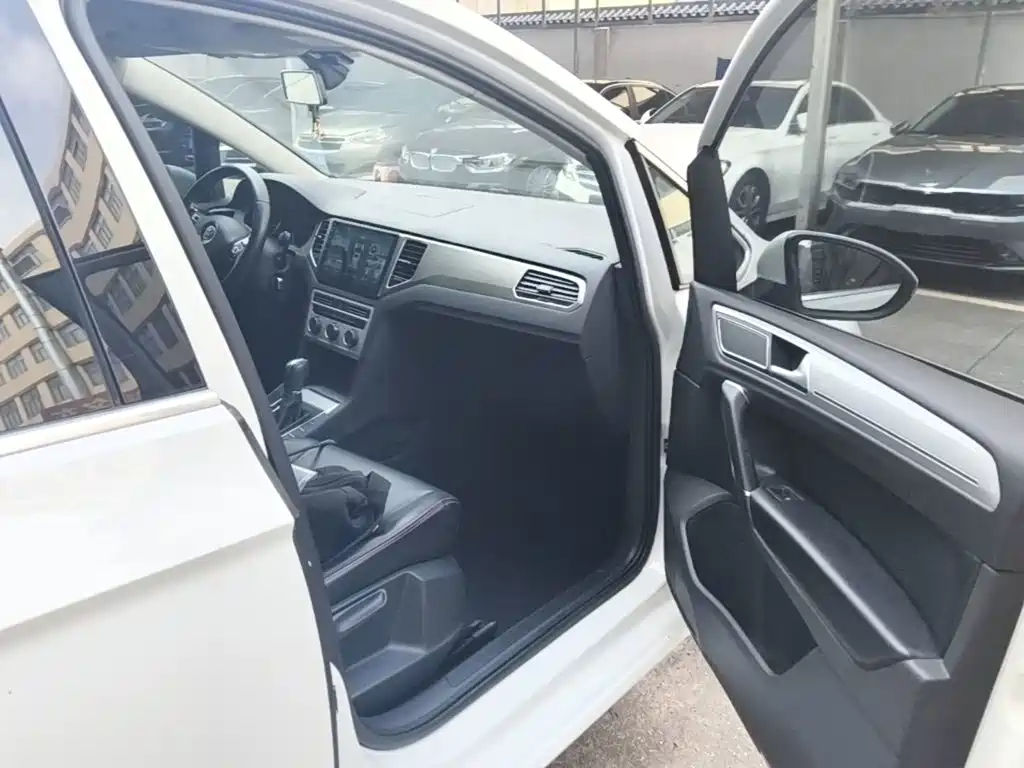Volkswagen Golf Sportsvan — миниатюра 9