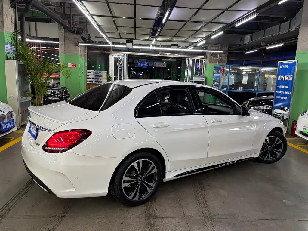 Mercedes-Benz C-Class — миниатюра 5