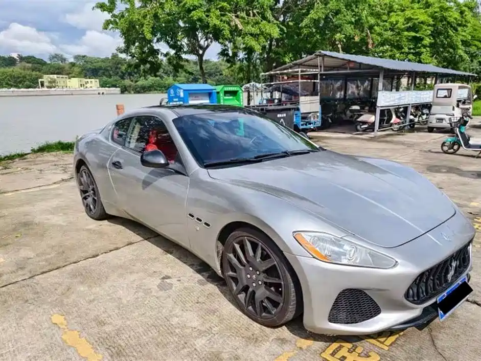 Maserati GranTurismo 2012