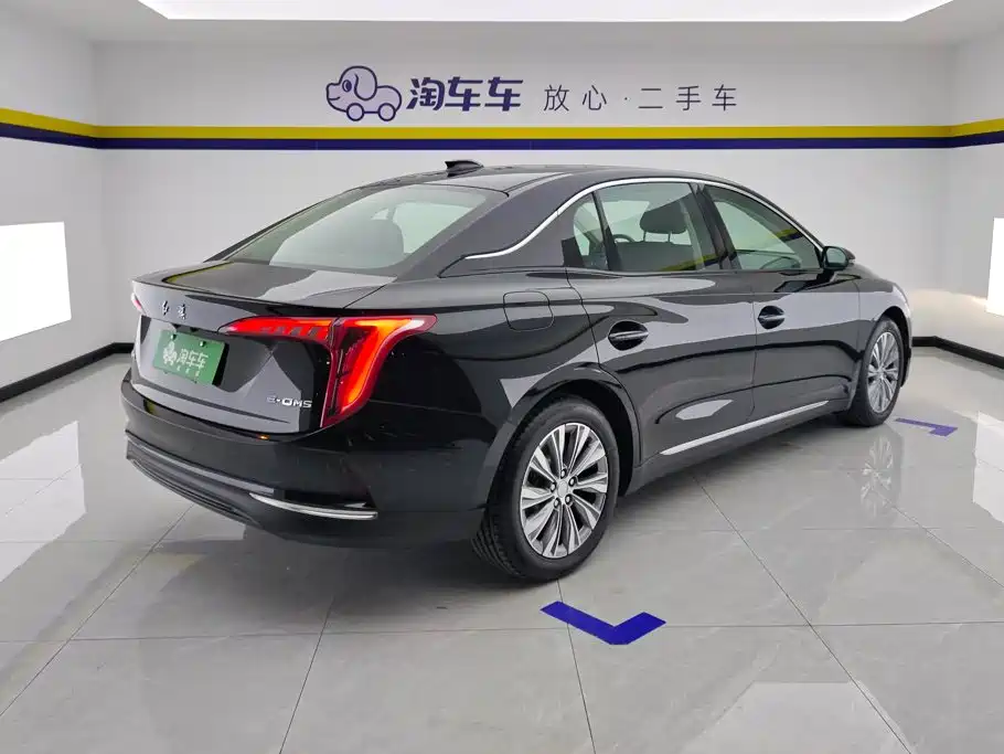 Hongqi Hongqi E-QM5 — миниатюра 3