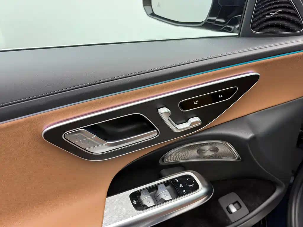 Mercedes-Benz E-Class — миниатюра 16