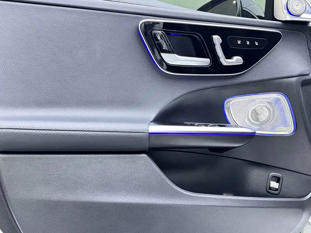 Mercedes-Benz C-Class — миниатюра 14