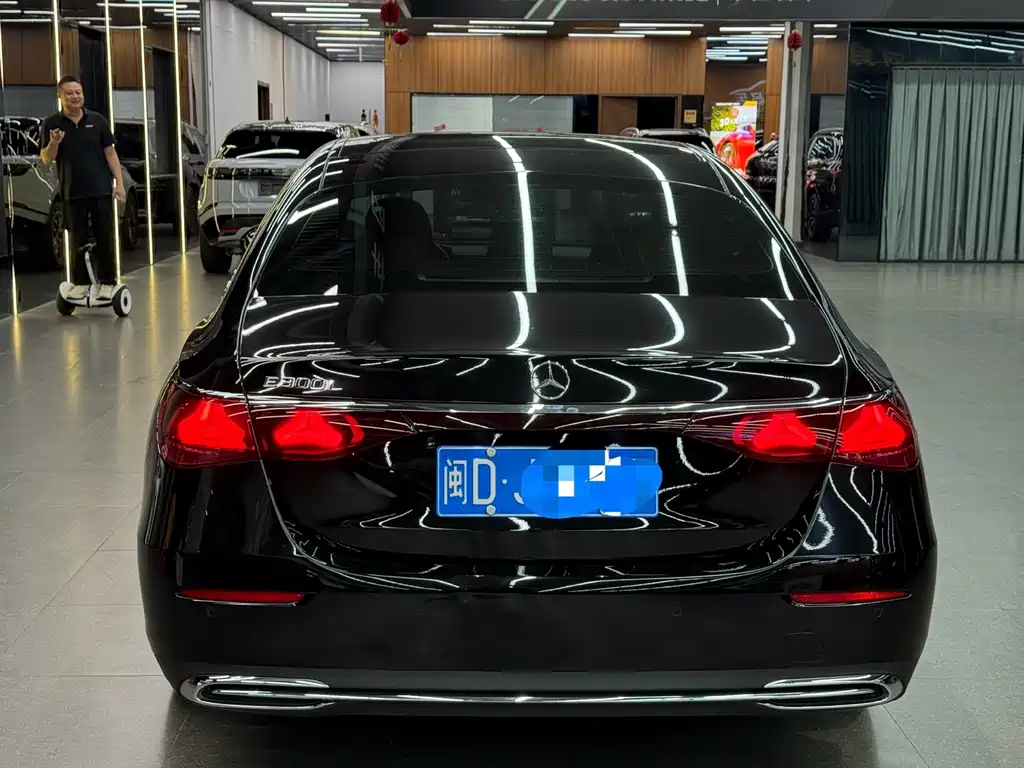 Mercedes-Benz E-Class — миниатюра 4