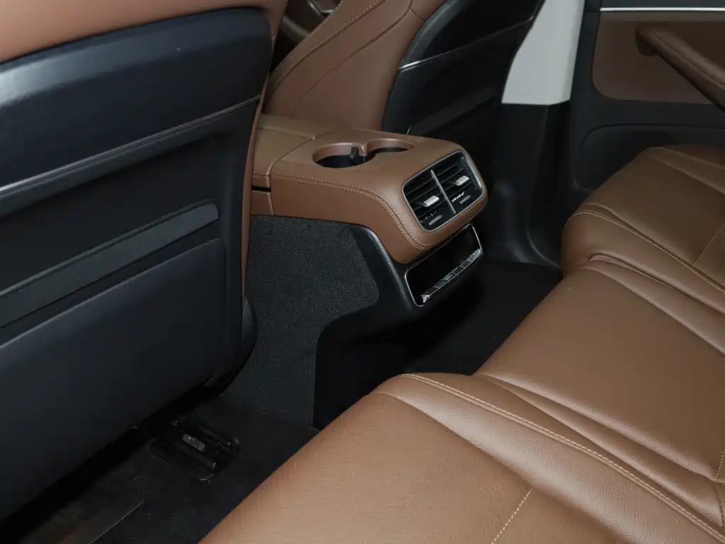 Mercedes-Benz GLS — миниатюра 13