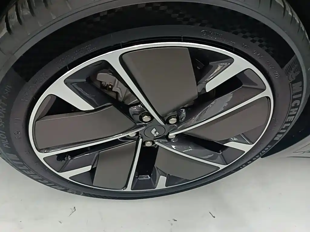 Li Auto Li L9 — миниатюра 23