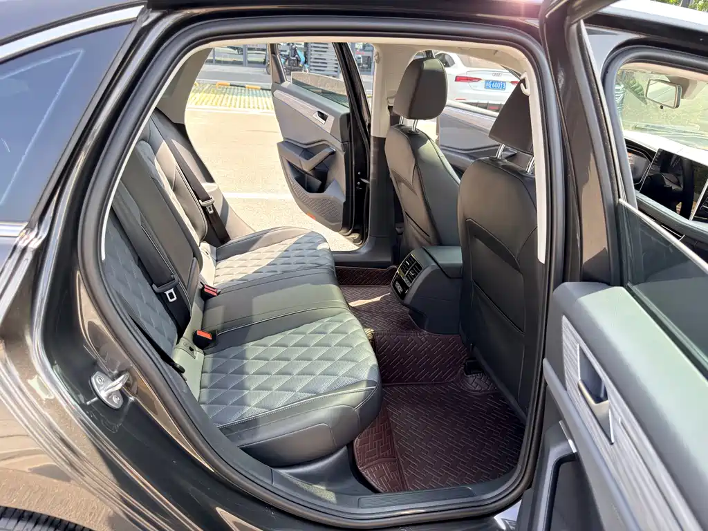 Volkswagen Sagitar — миниатюра 13