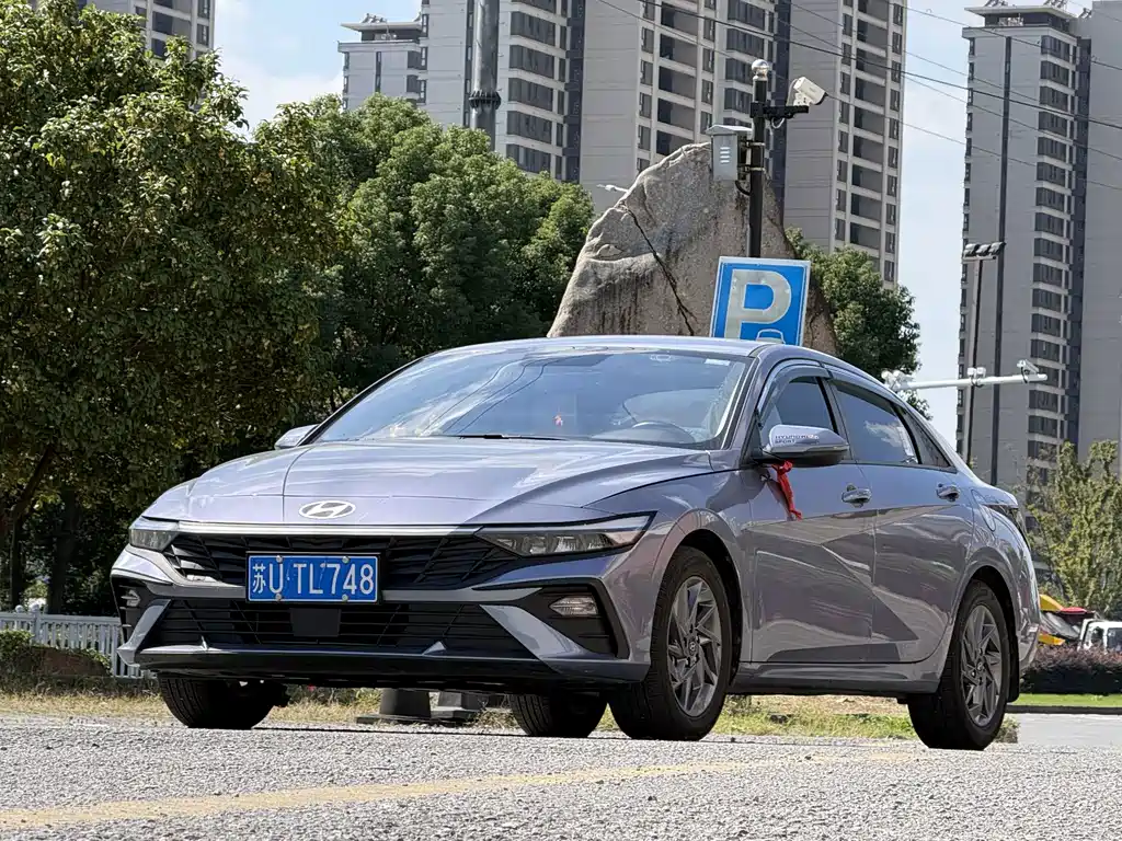 Hyundai Elantra — миниатюра 3