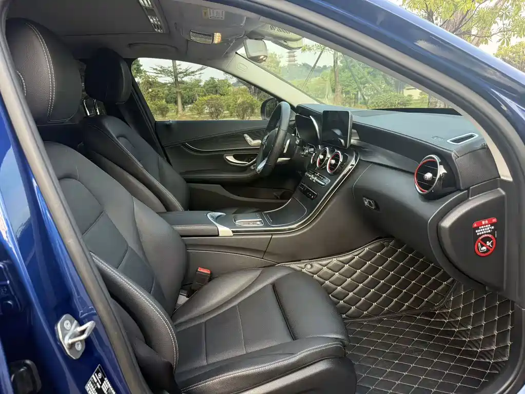 Mercedes-Benz C-Class — миниатюра 10