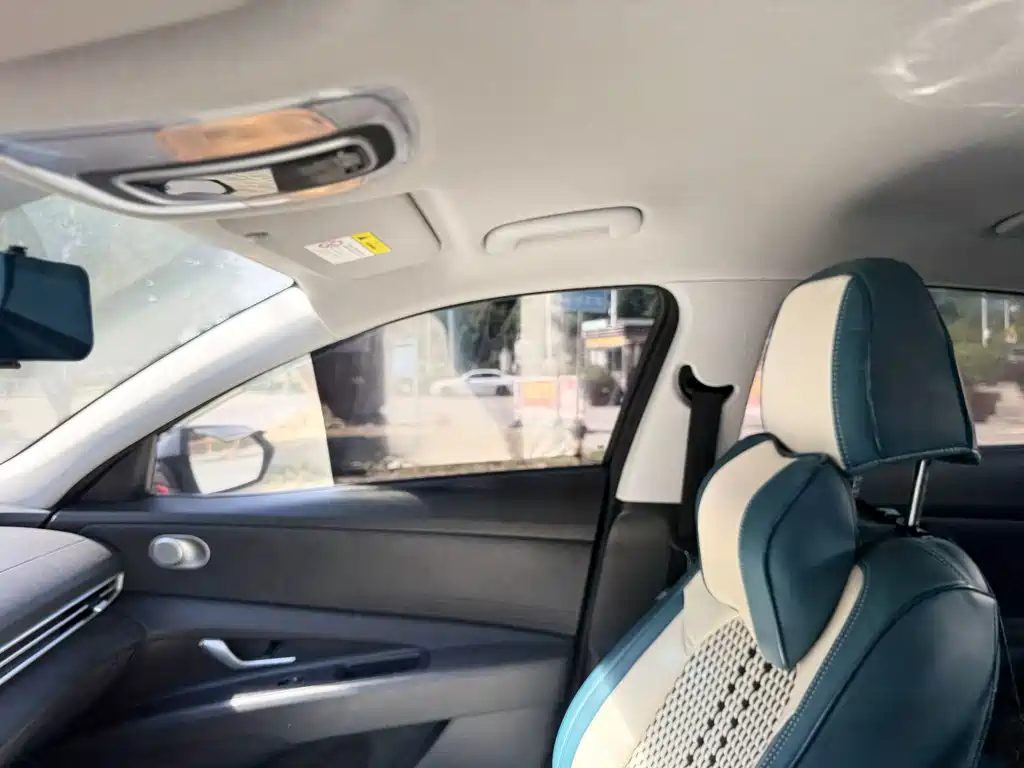 Hyundai Elantra — миниатюра 14
