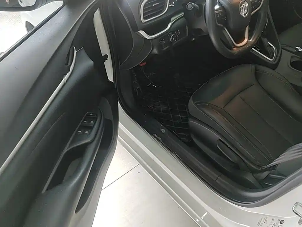 Buick Excelle — миниатюра 16