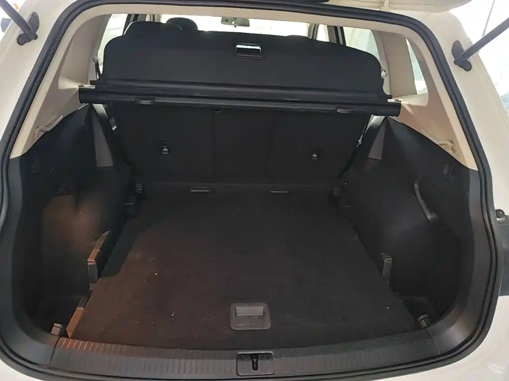 Volkswagen Tiguan L — миниатюра 19