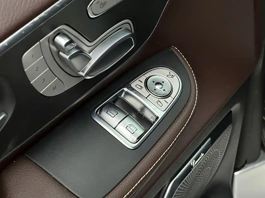 Mercedes-Benz V-Class — миниатюра 12